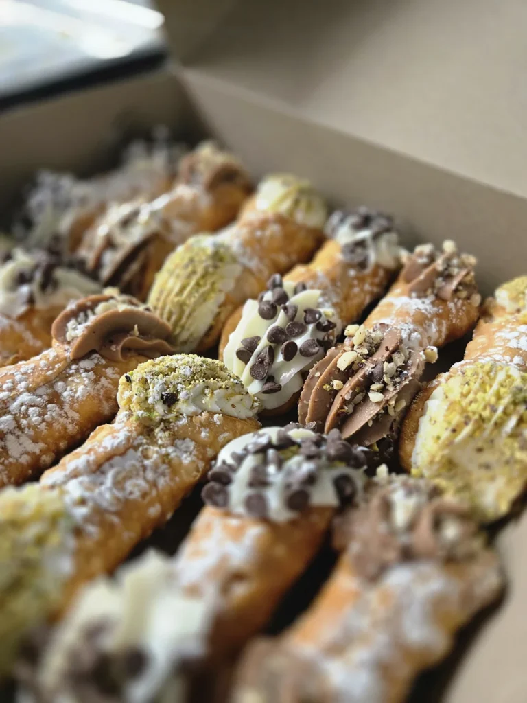 Cannoli boxes for pickup or delivery in Montreal and Laval